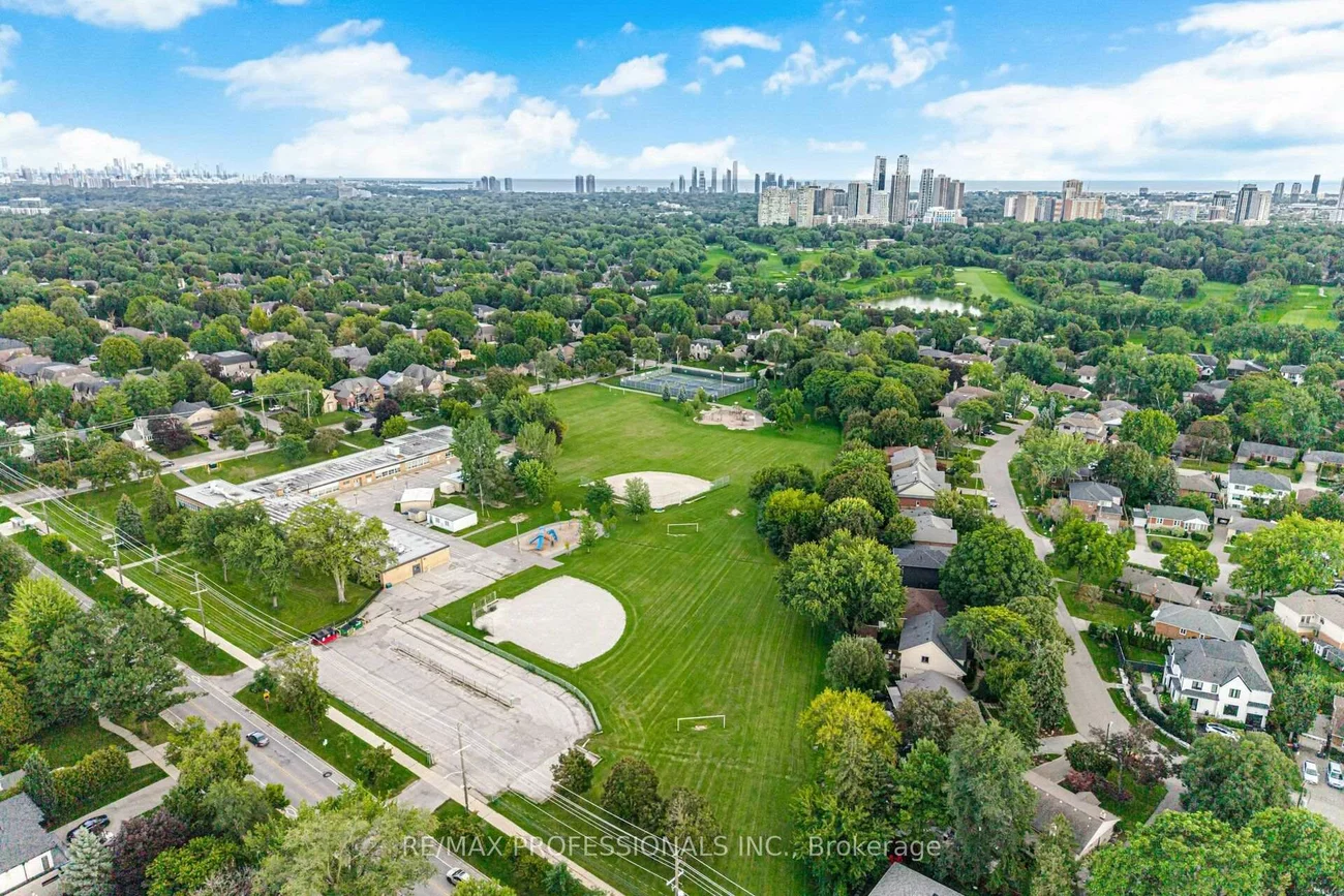 8, Beaverbrook, Princess-Rosethorn, Toronto