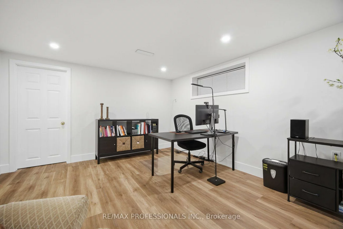8, Beaverbrook, Princess-Rosethorn, Toronto