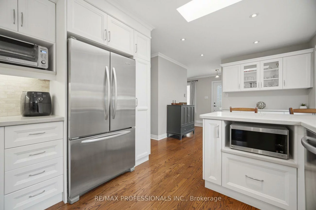 8, Beaverbrook, Princess-Rosethorn, Toronto
