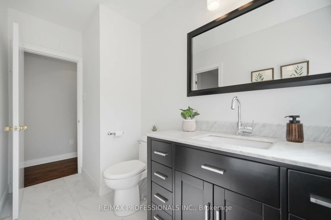 8, Beaverbrook, Princess-Rosethorn, Toronto