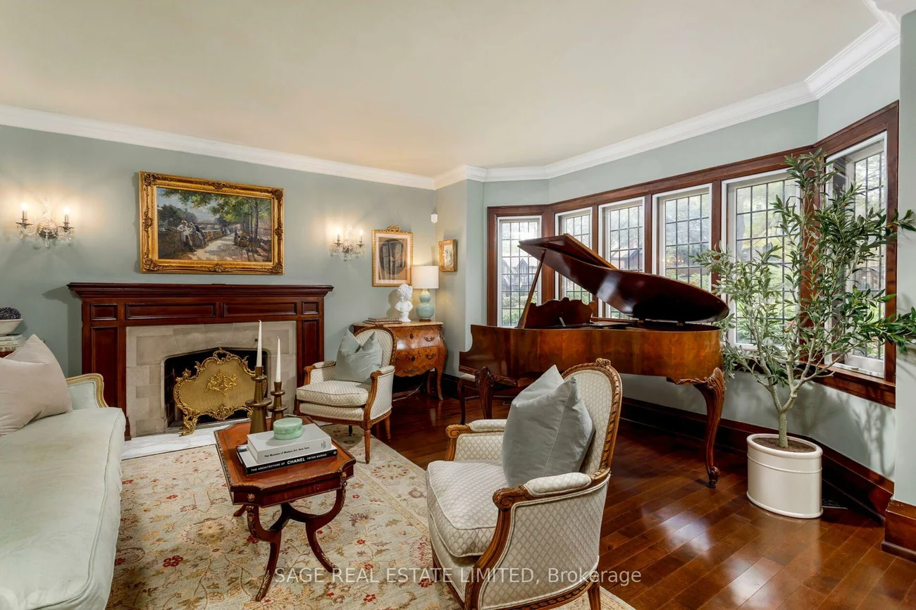 124, Brentwood, Kingsway South, Toronto