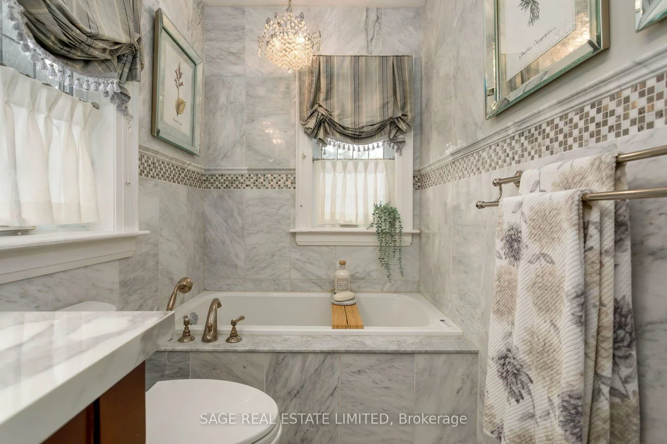 124, Brentwood, Kingsway South, Toronto