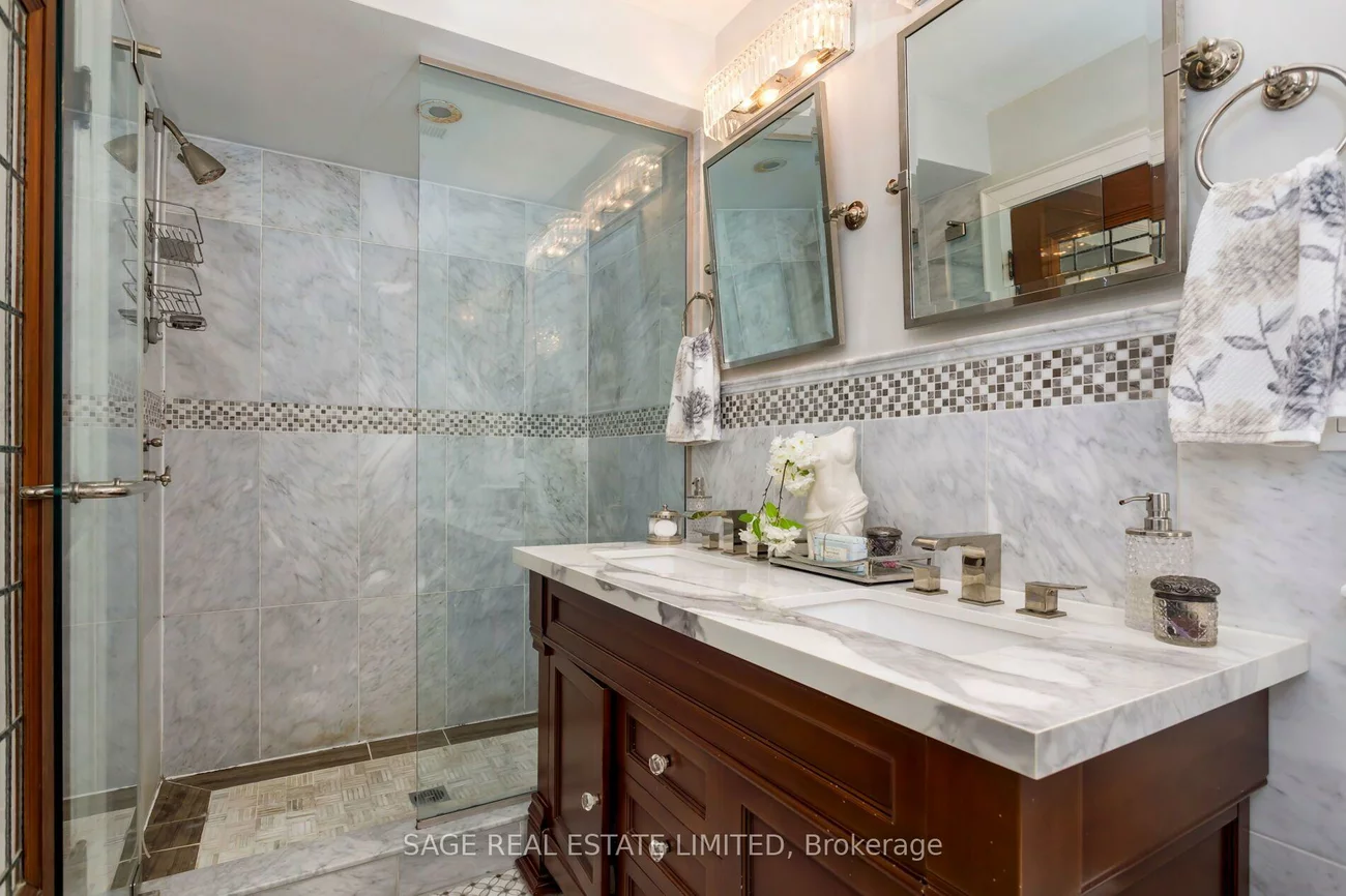 124, Brentwood, Kingsway South, Toronto