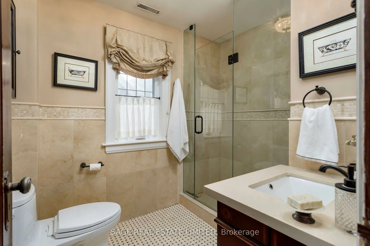 124, Brentwood, Kingsway South, Toronto