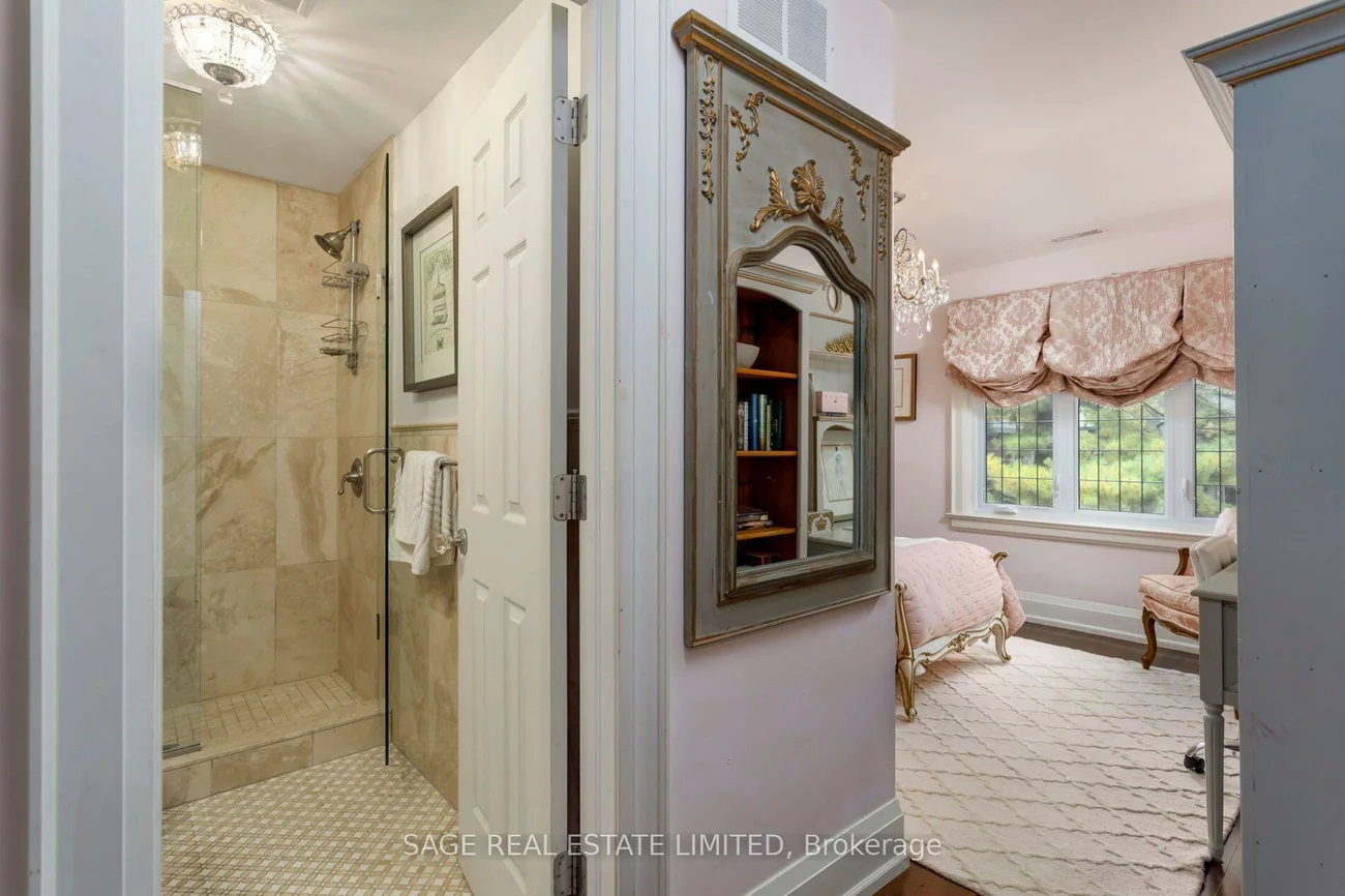 124, Brentwood, Kingsway South, Toronto