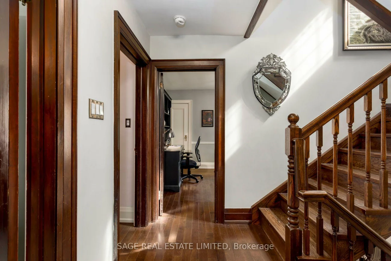 124, Brentwood, Kingsway South, Toronto