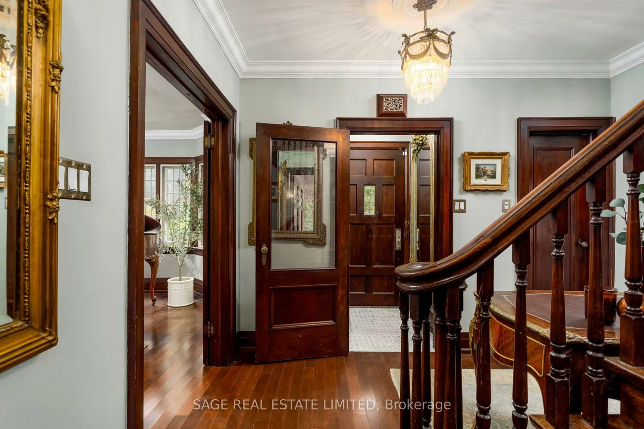 124, Brentwood, Kingsway South, Toronto