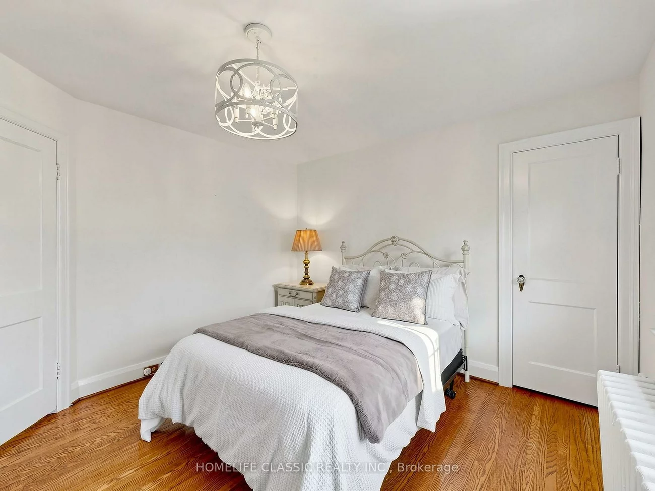 25, Dartmouth, Mimico, Toronto