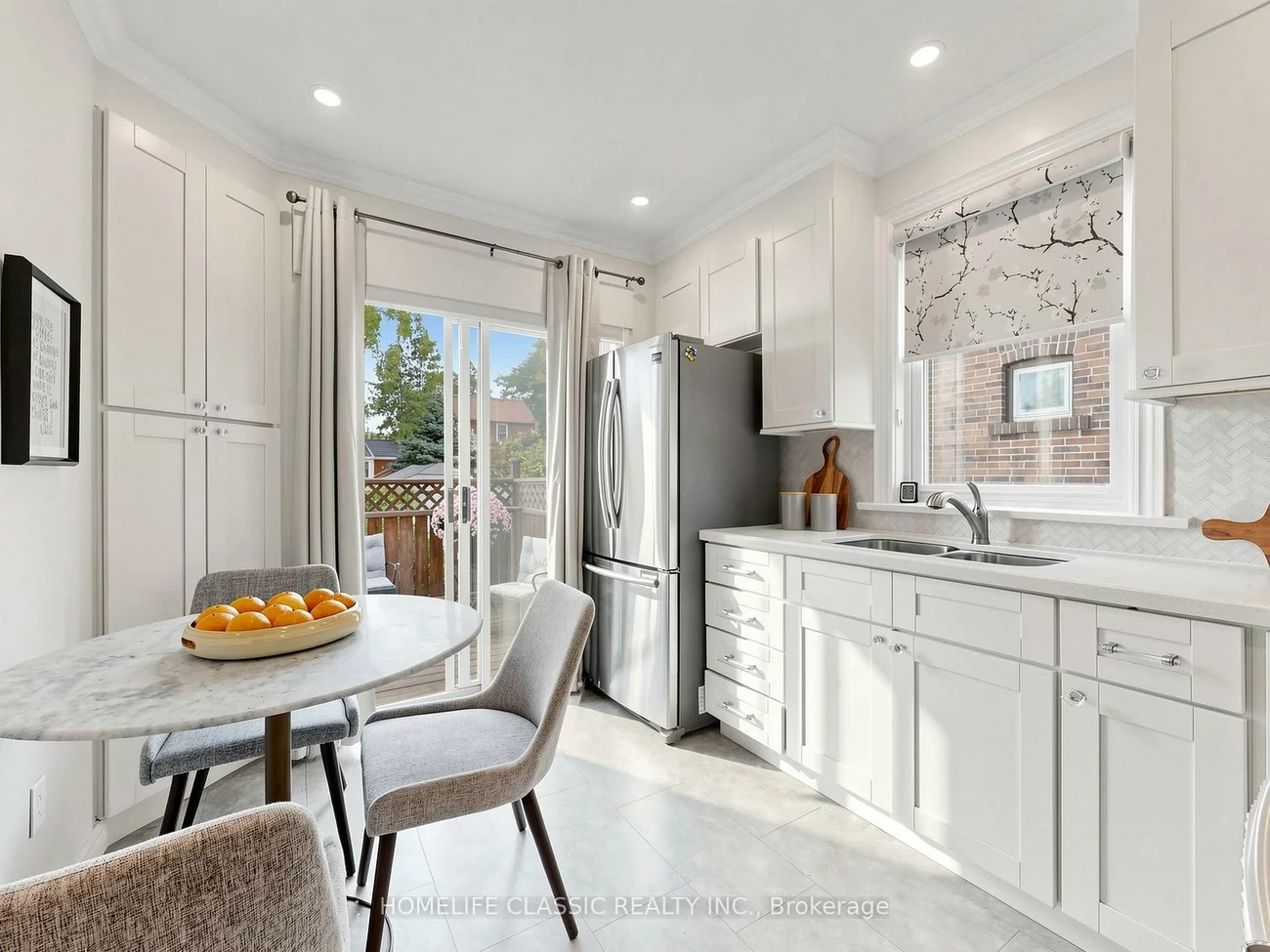 25, Dartmouth, Mimico, Toronto