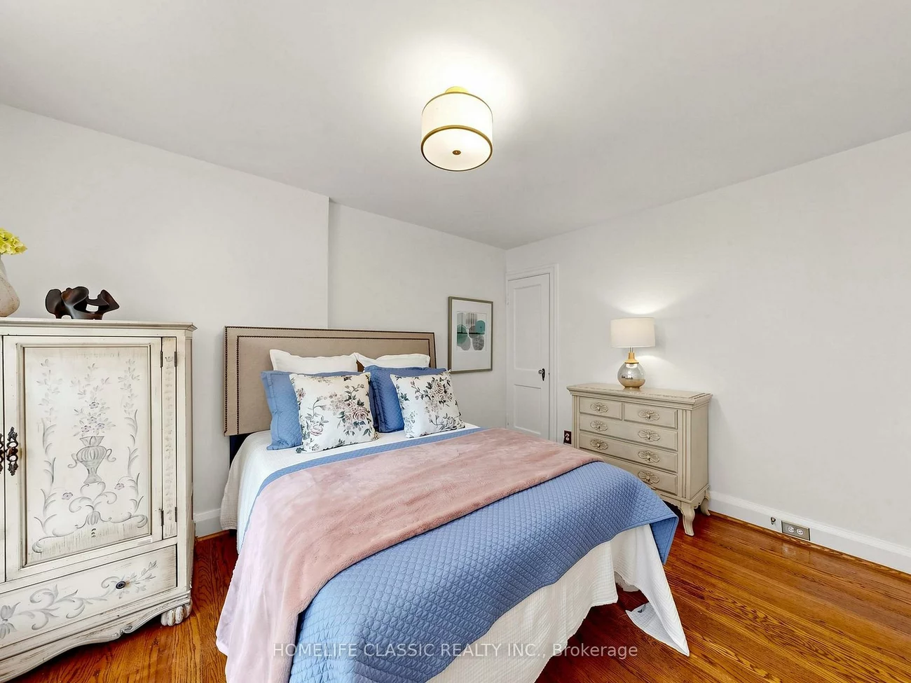 25, Dartmouth, Mimico, Toronto
