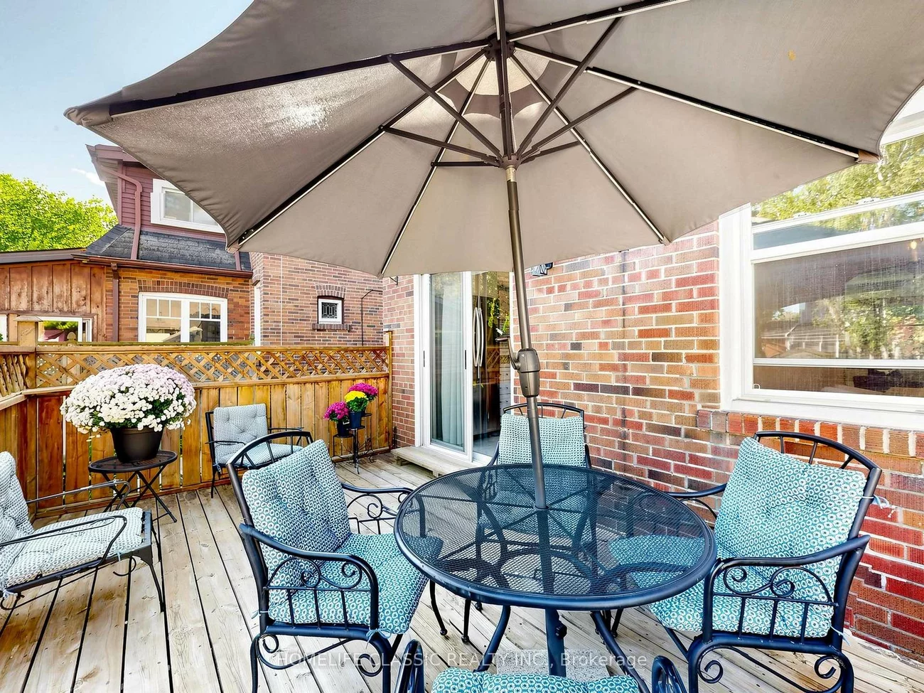 25, Dartmouth, Mimico, Toronto