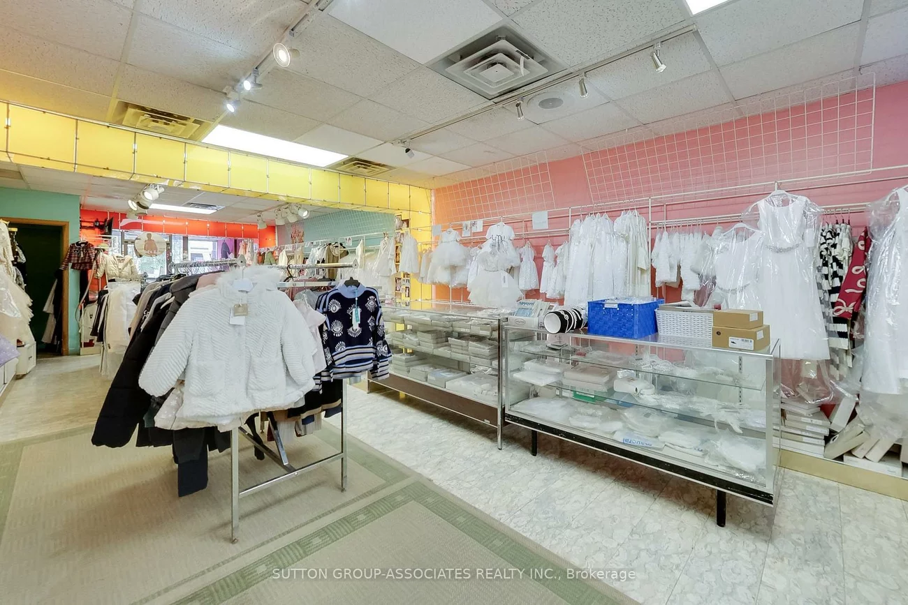 1181-1183, St Clair, Corso Italia-Davenport, Toronto