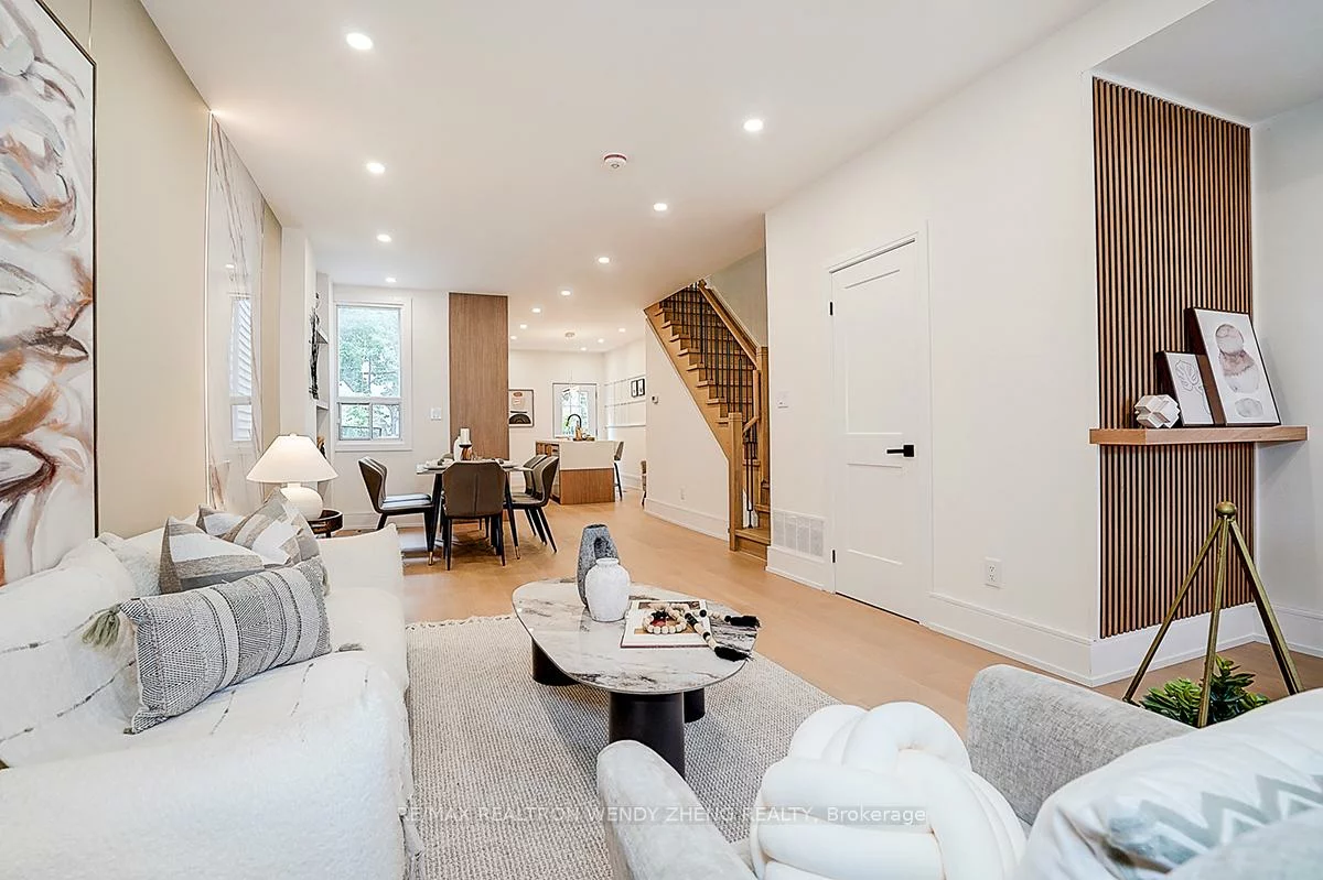 2179, Dundas, Roncesvalles, Toronto