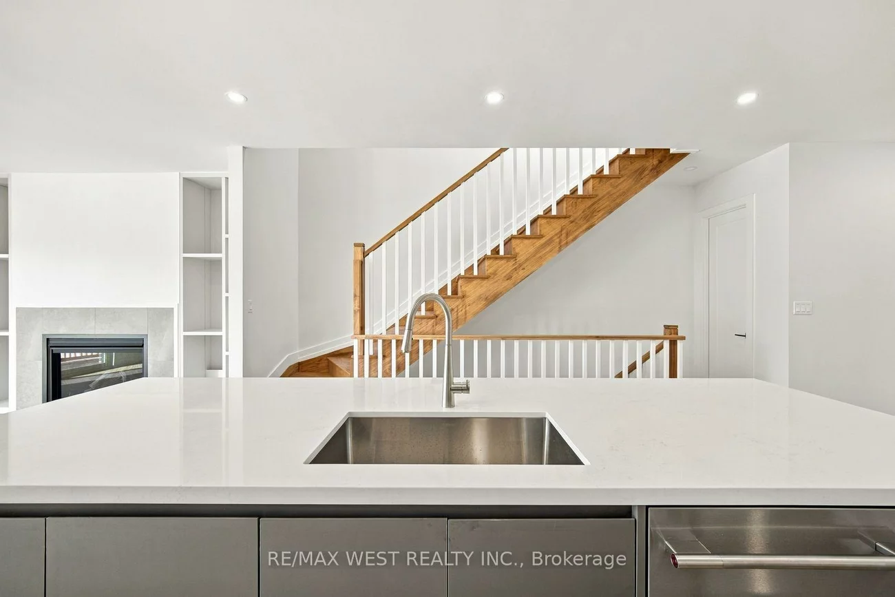 157, Aldercrest, Alderwood, Toronto