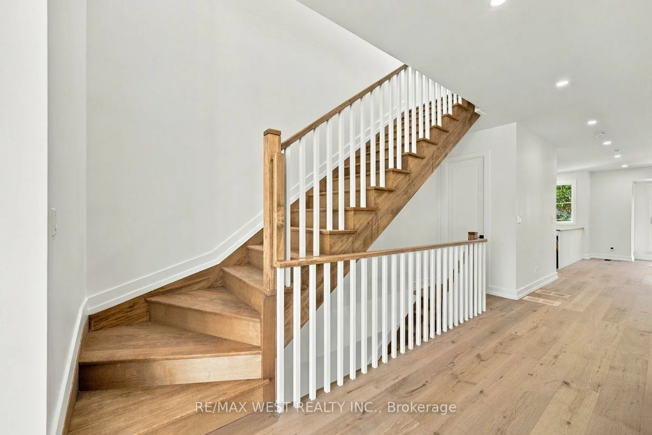 157, Aldercrest, Alderwood, Toronto