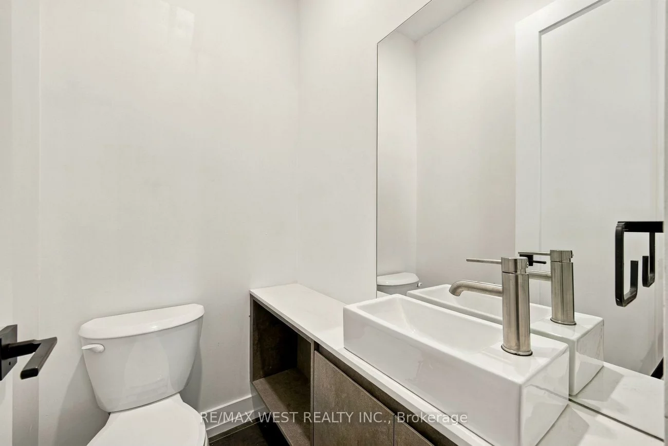 157, Aldercrest, Alderwood, Toronto
