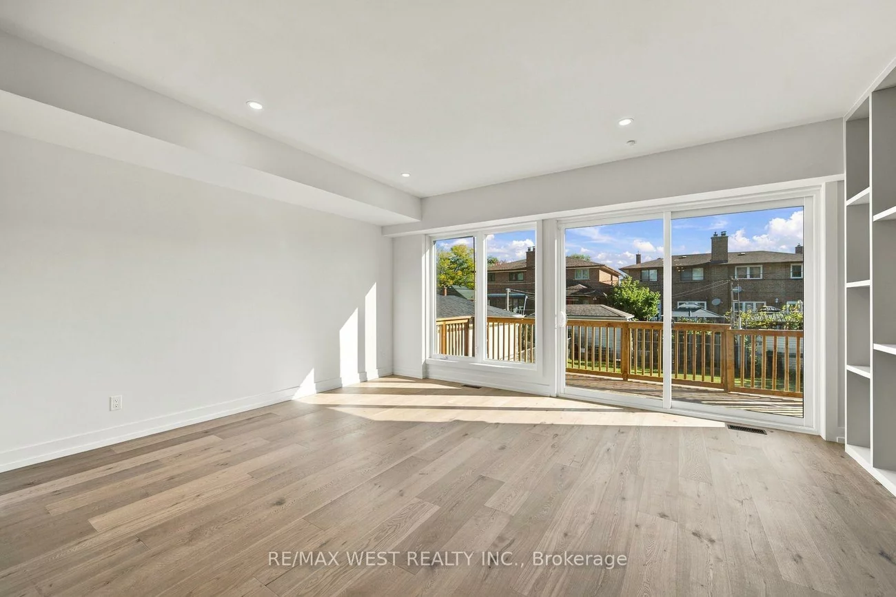 157, Aldercrest, Alderwood, Toronto