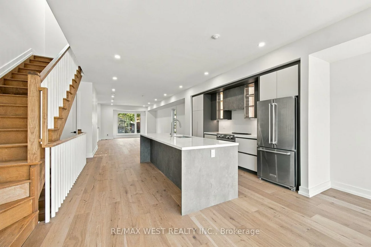 157, Aldercrest, Alderwood, Toronto
