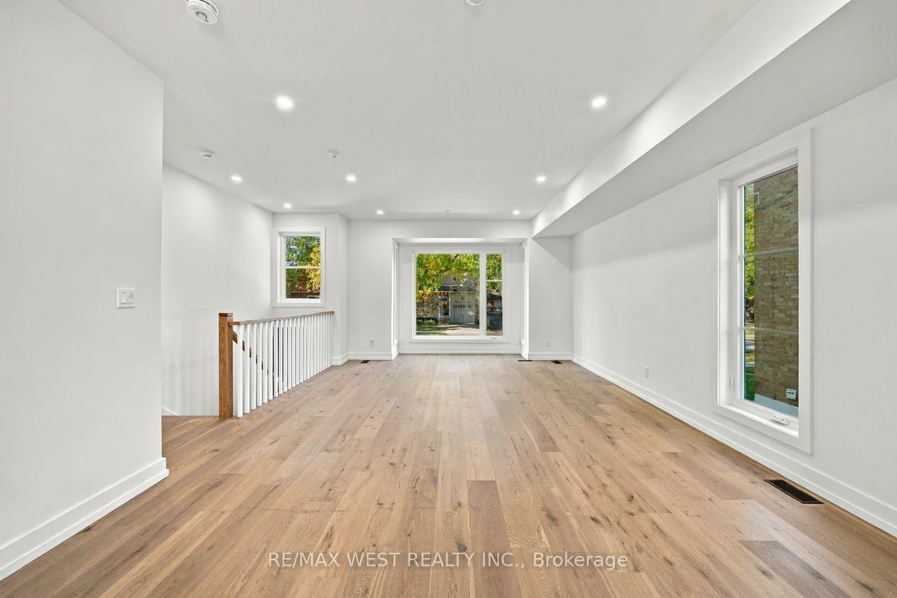 157, Aldercrest, Alderwood, Toronto