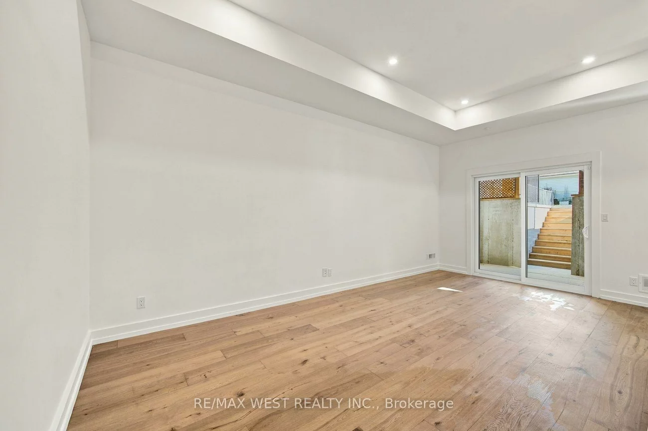 157, Aldercrest, Alderwood, Toronto