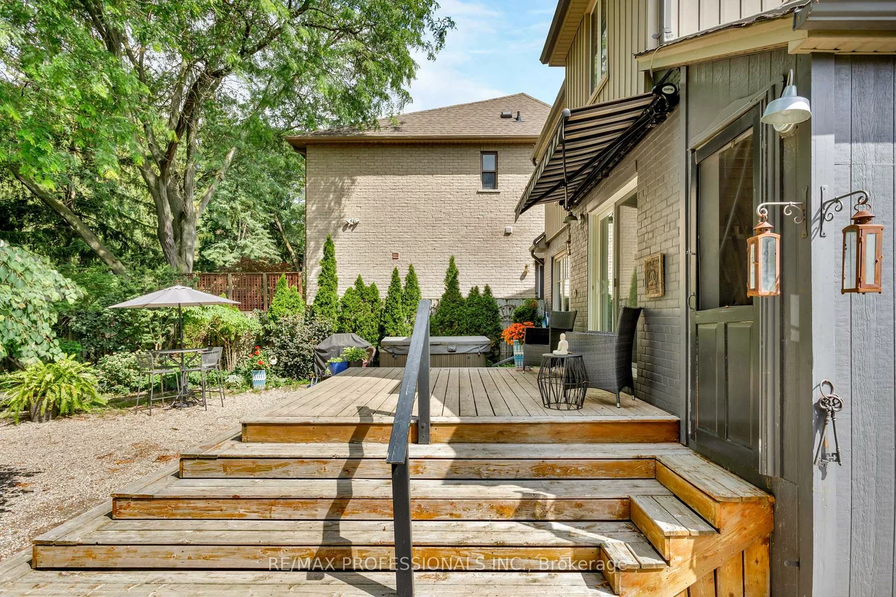 1364, Islington, Princess-Rosethorn, Toronto