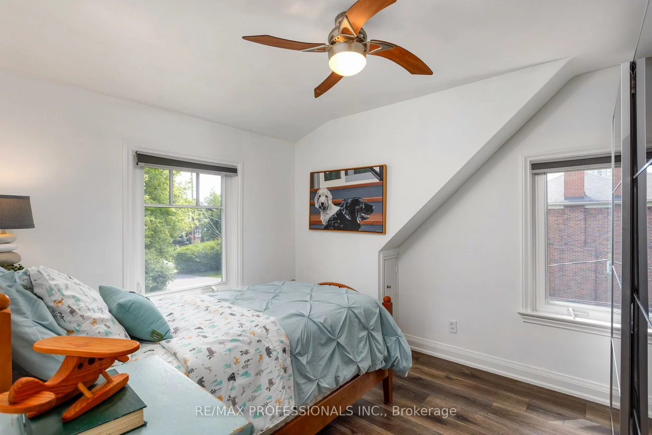 1364, Islington, Princess-Rosethorn, Toronto