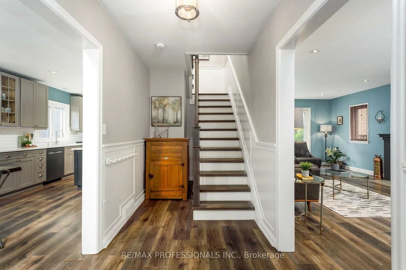 1364, Islington, Princess-Rosethorn, Toronto
