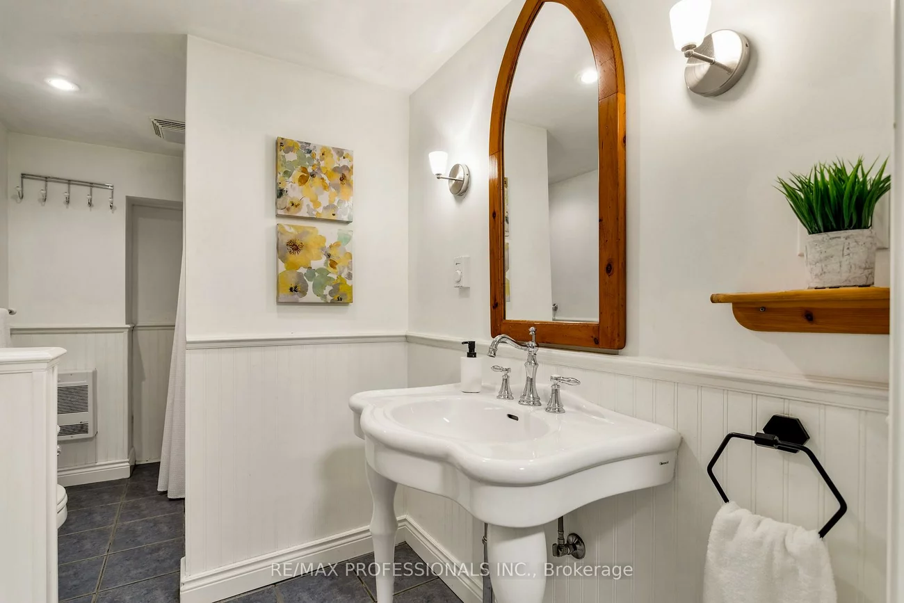 1364, Islington, Princess-Rosethorn, Toronto