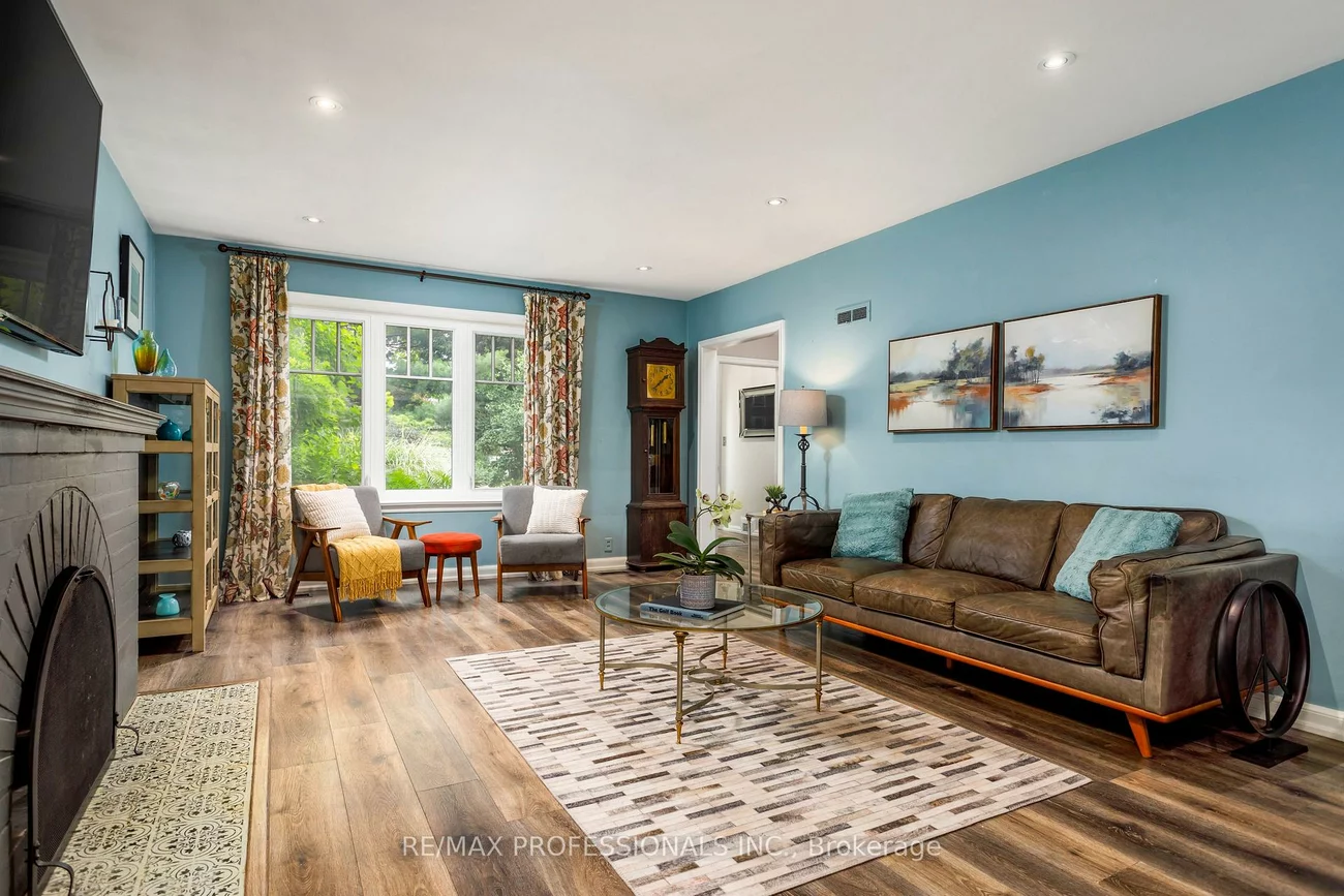 1364, Islington, Princess-Rosethorn, Toronto
