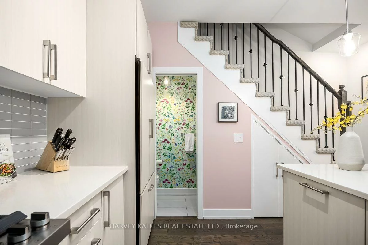 1, Elsie, Dovercourt-Wallace Emerson-Junction, Toronto
