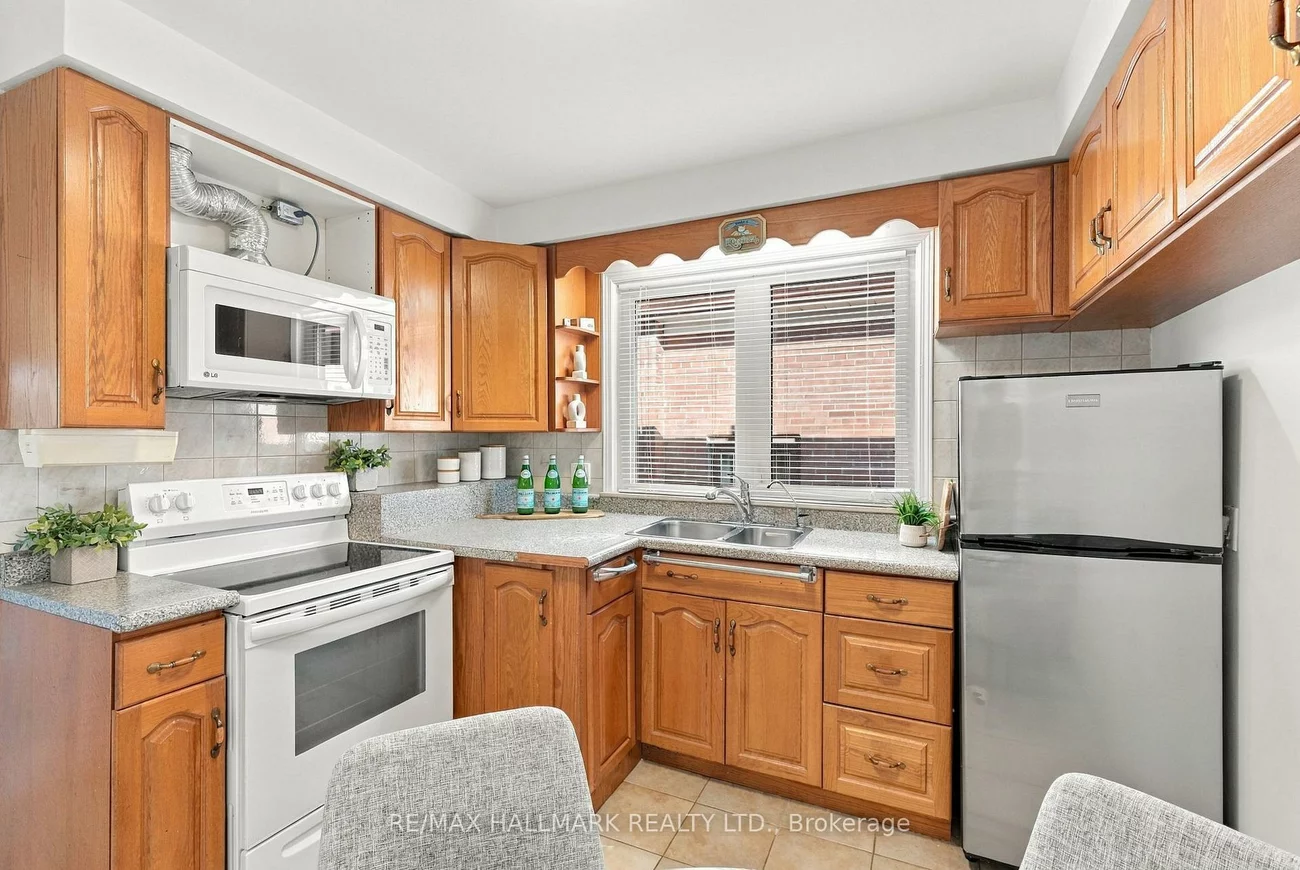 29, Willowbrook, Mimico, Toronto