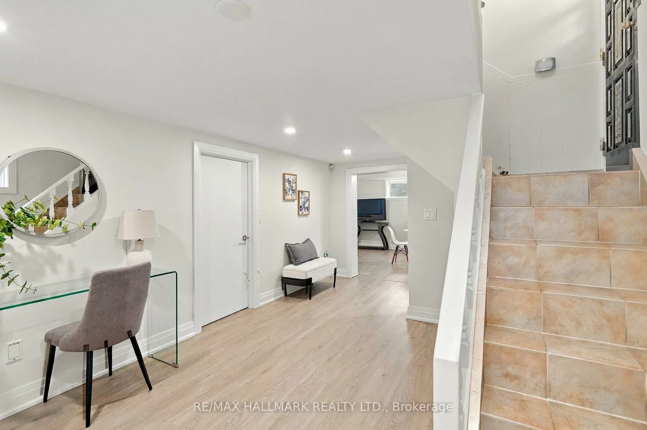 29, Willowbrook, Mimico, Toronto