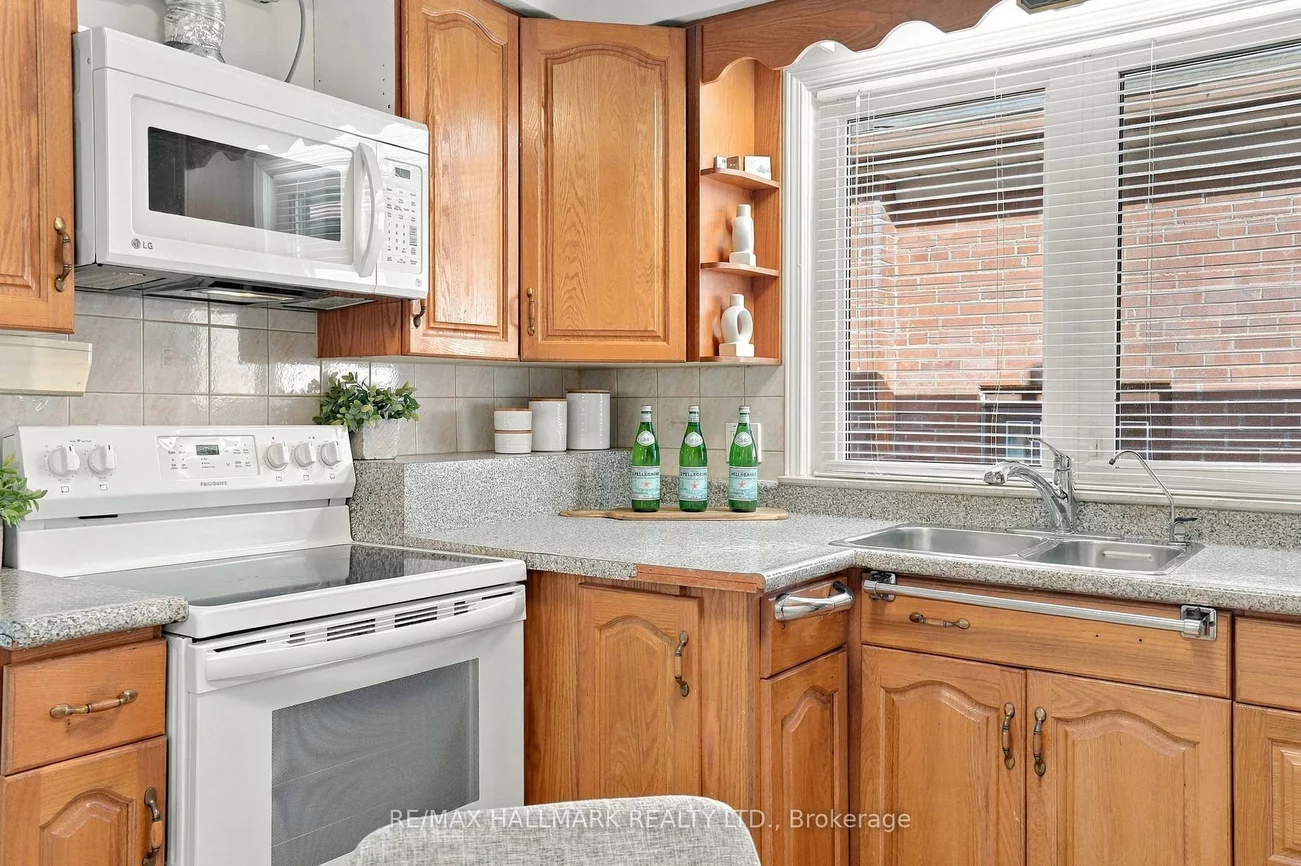 29, Willowbrook, Mimico, Toronto