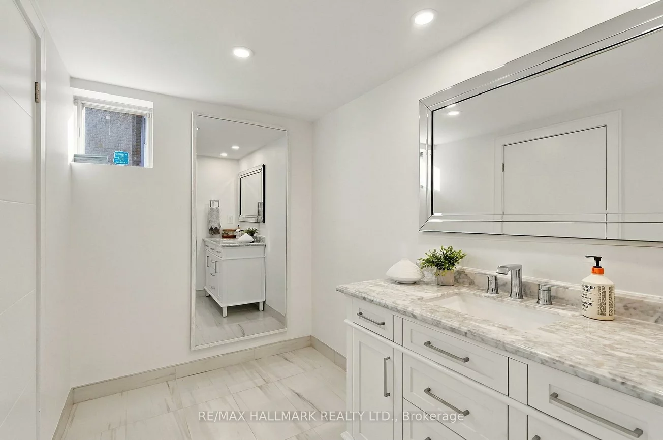 29, Willowbrook, Mimico, Toronto