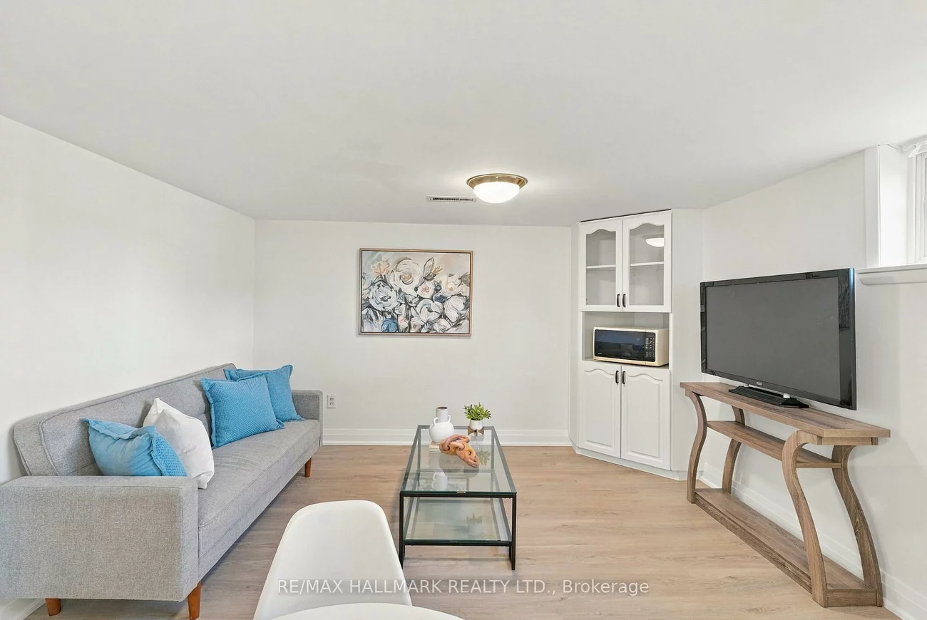 29, Willowbrook, Mimico, Toronto