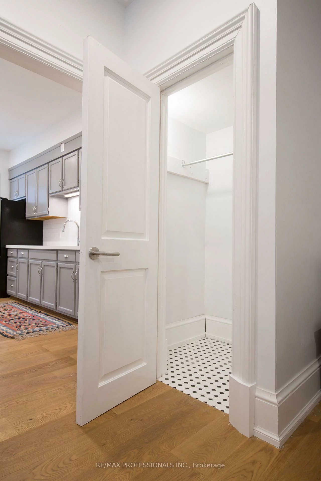 124, Close, South Parkdale, Toronto