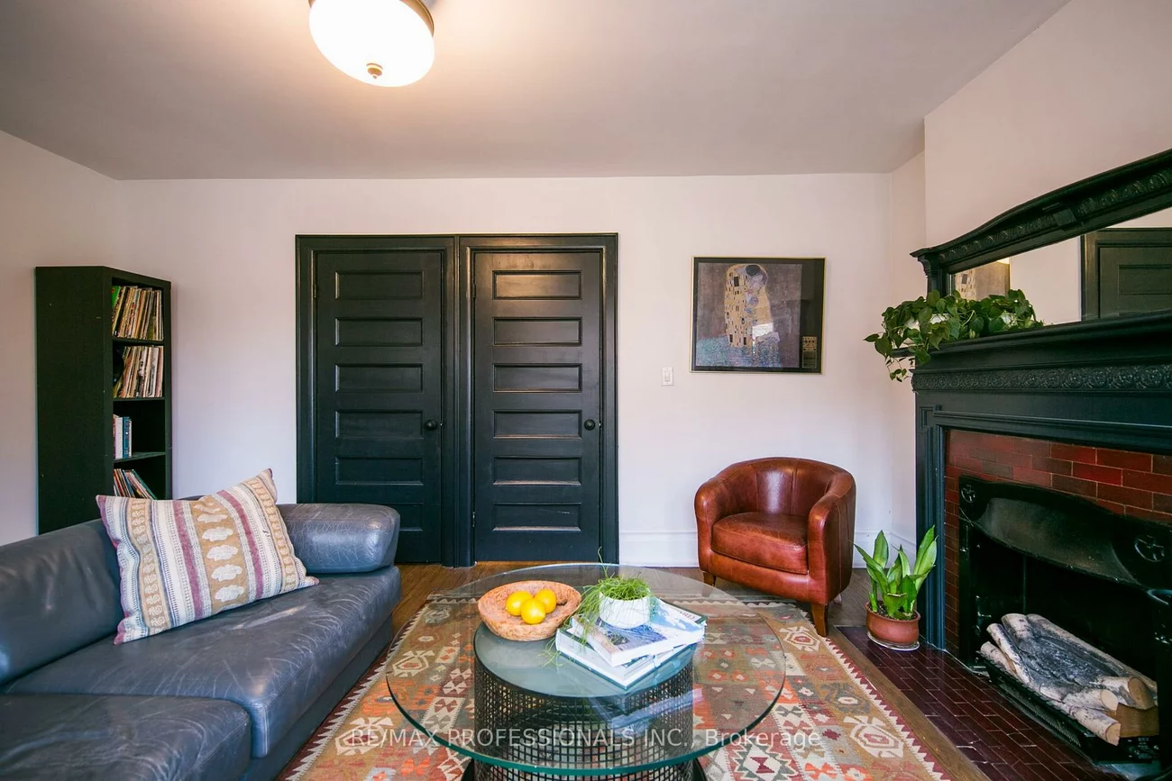 124, Close, South Parkdale, Toronto