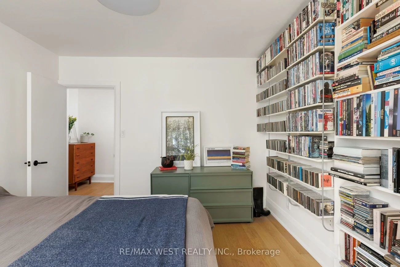 226, Wright, High Park-Swansea, Toronto