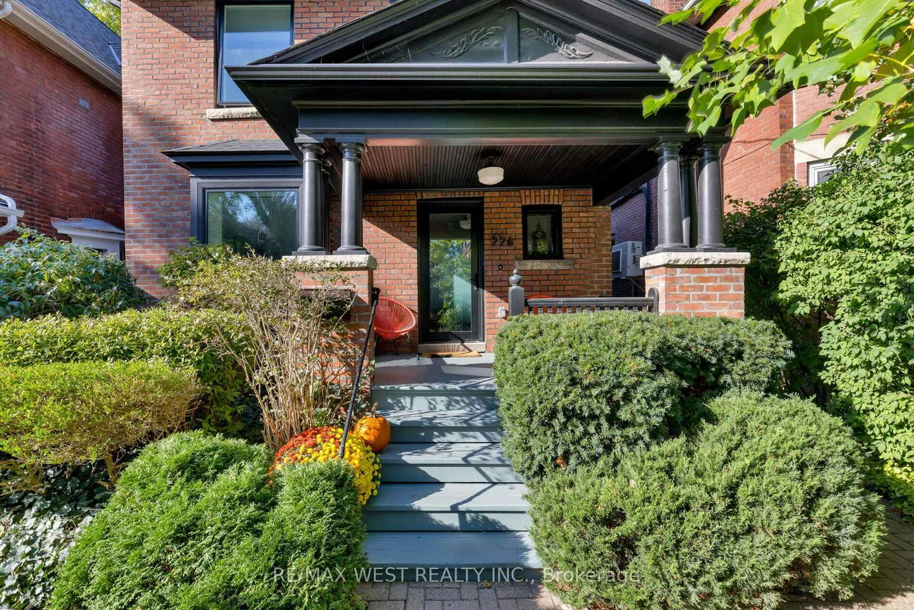 226, Wright, High Park-Swansea, Toronto