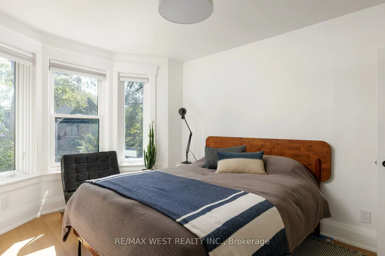 226, Wright, High Park-Swansea, Toronto