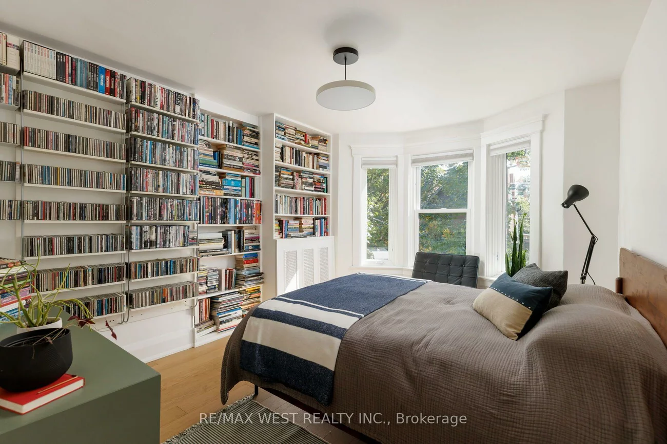 226, Wright, High Park-Swansea, Toronto