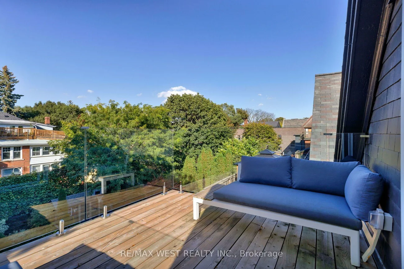 226, Wright, High Park-Swansea, Toronto
