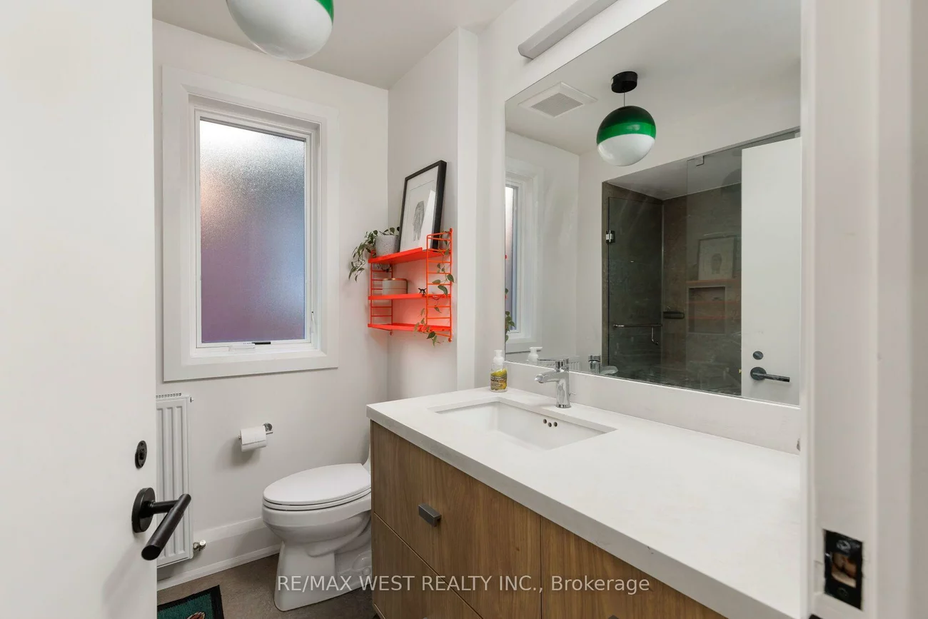 226, Wright, High Park-Swansea, Toronto