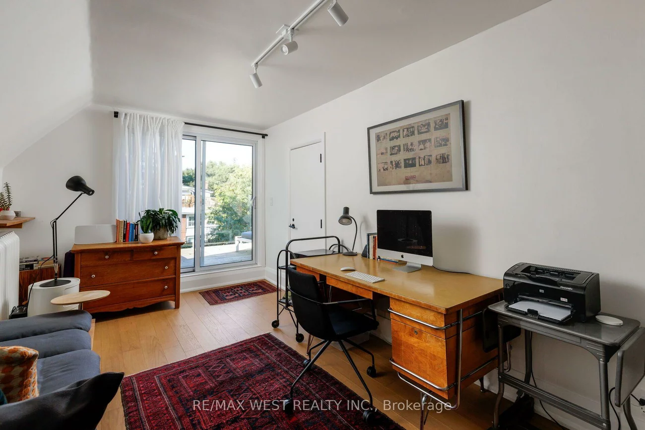 226, Wright, High Park-Swansea, Toronto