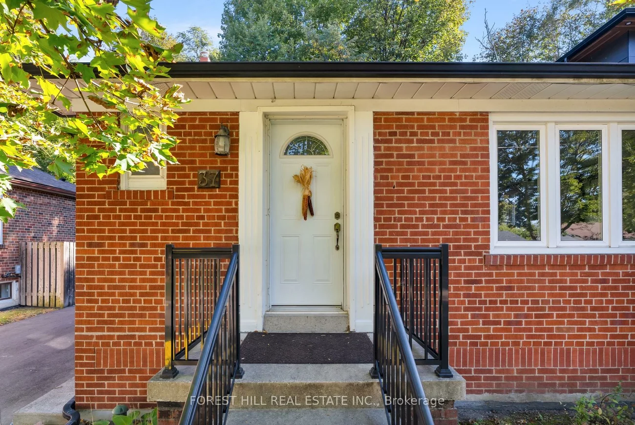 37, Cynthia, Rockcliffe-Smythe, Toronto