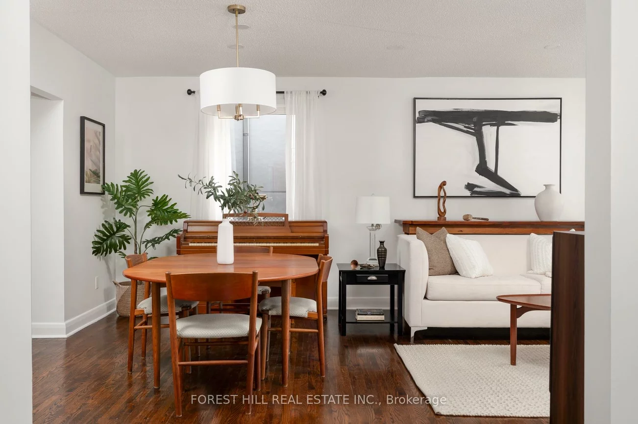 37, Cynthia, Rockcliffe-Smythe, Toronto