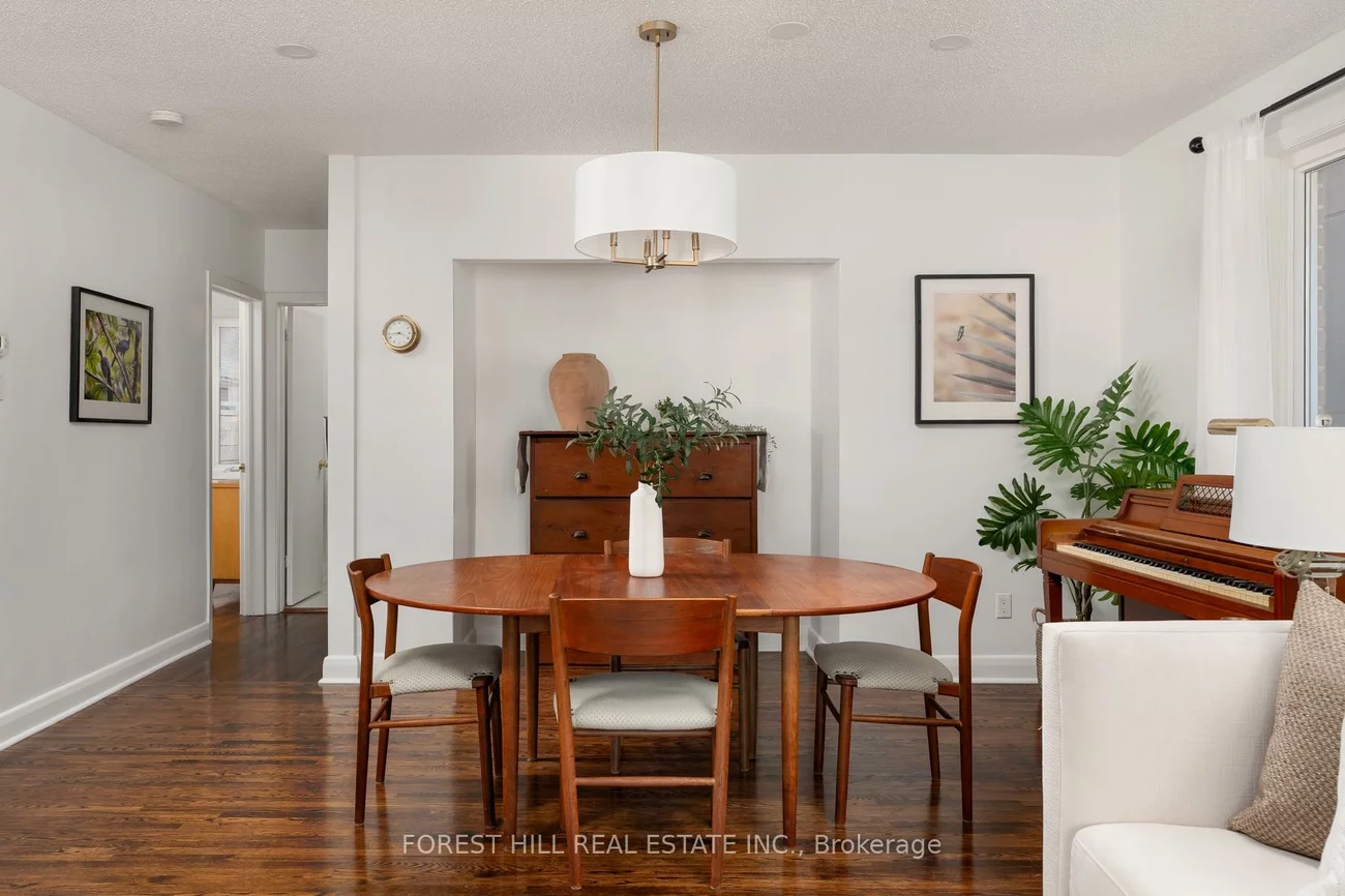 37, Cynthia, Rockcliffe-Smythe, Toronto