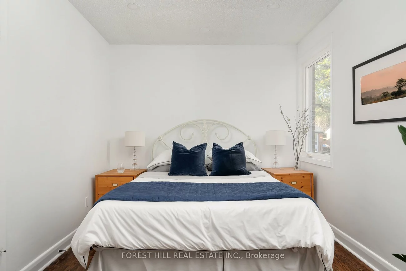 37, Cynthia, Rockcliffe-Smythe, Toronto