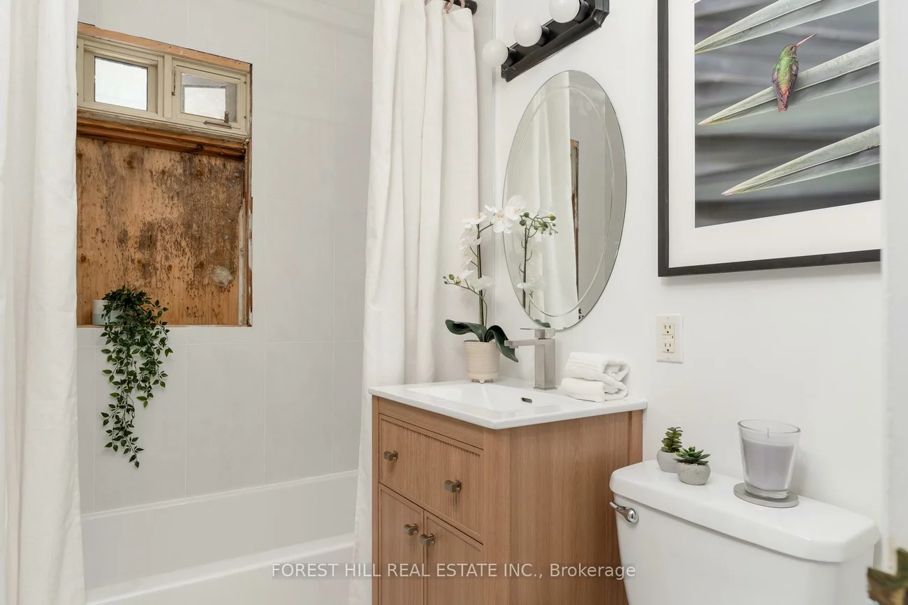 37, Cynthia, Rockcliffe-Smythe, Toronto