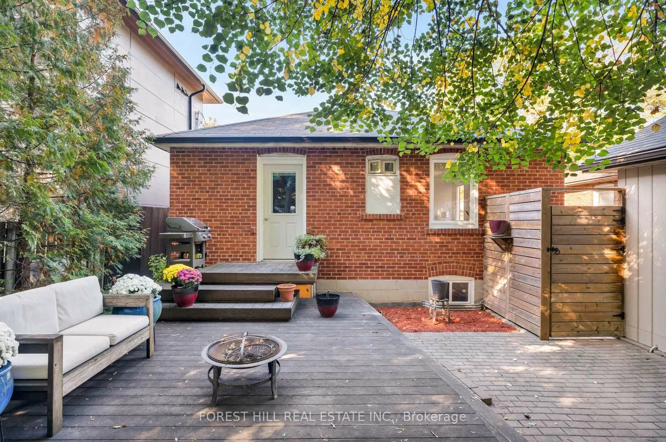 37, Cynthia, Rockcliffe-Smythe, Toronto